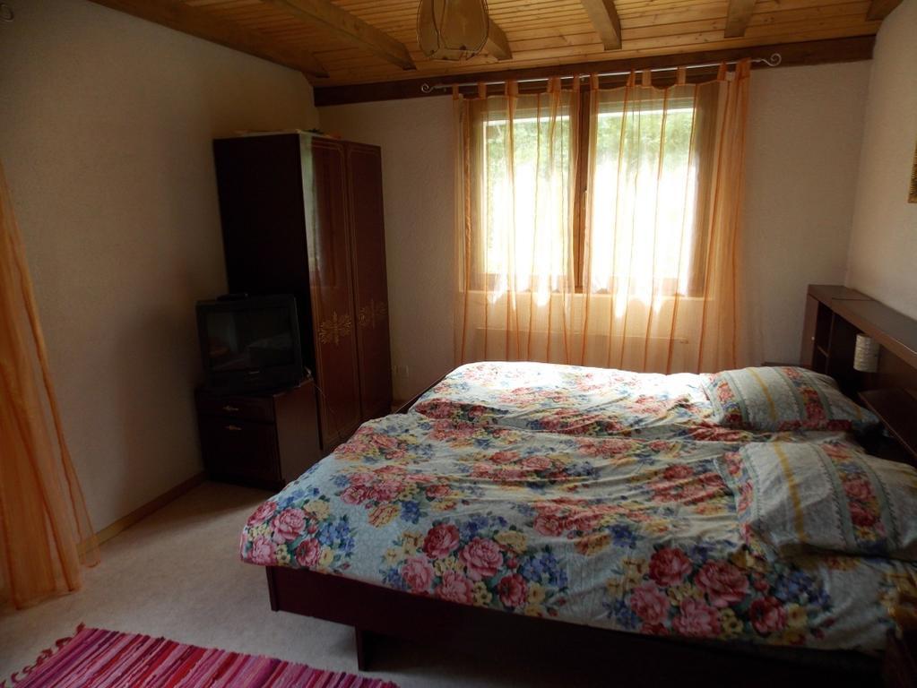 Bed&Breakfast In Flueh Hofstetten-Fluh Buitenkant foto