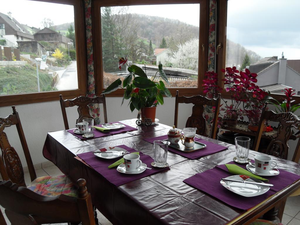 Bed&Breakfast In Flueh Hofstetten-Fluh Buitenkant foto